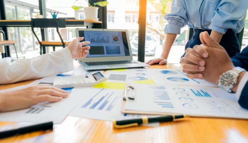 医疗健康数字化革命:定制化信息系统在临床管理与患者服务中的创新实践